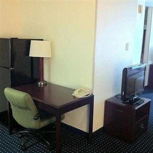 Studios And Suites 4 Less - Gum Road Chesapeake Bagian luar foto